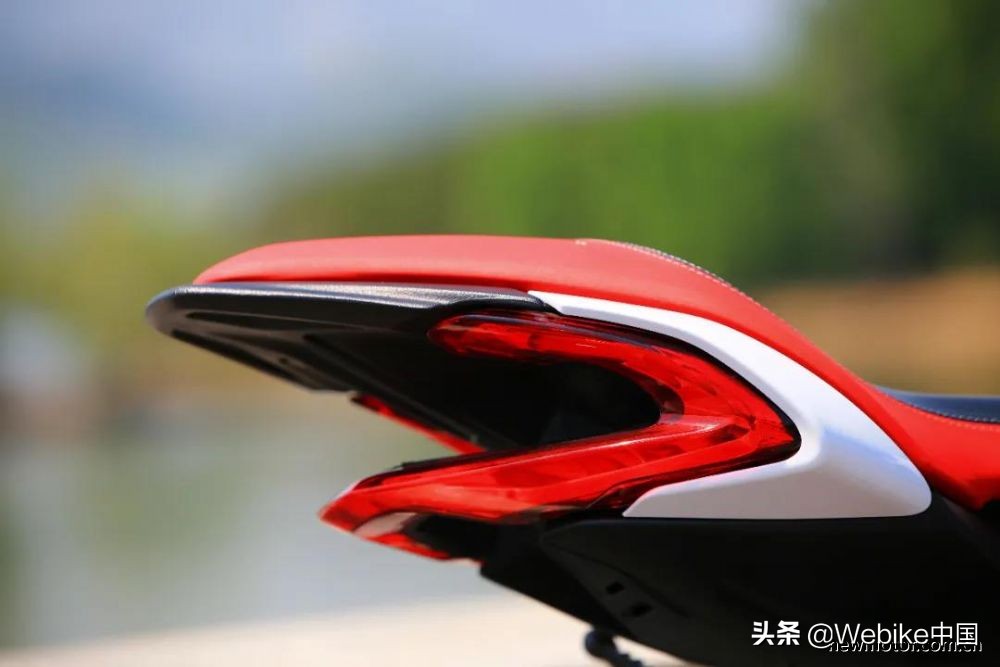 濂ュ彜鏂superveloce800,濂ュ彜鏂brutale800rr