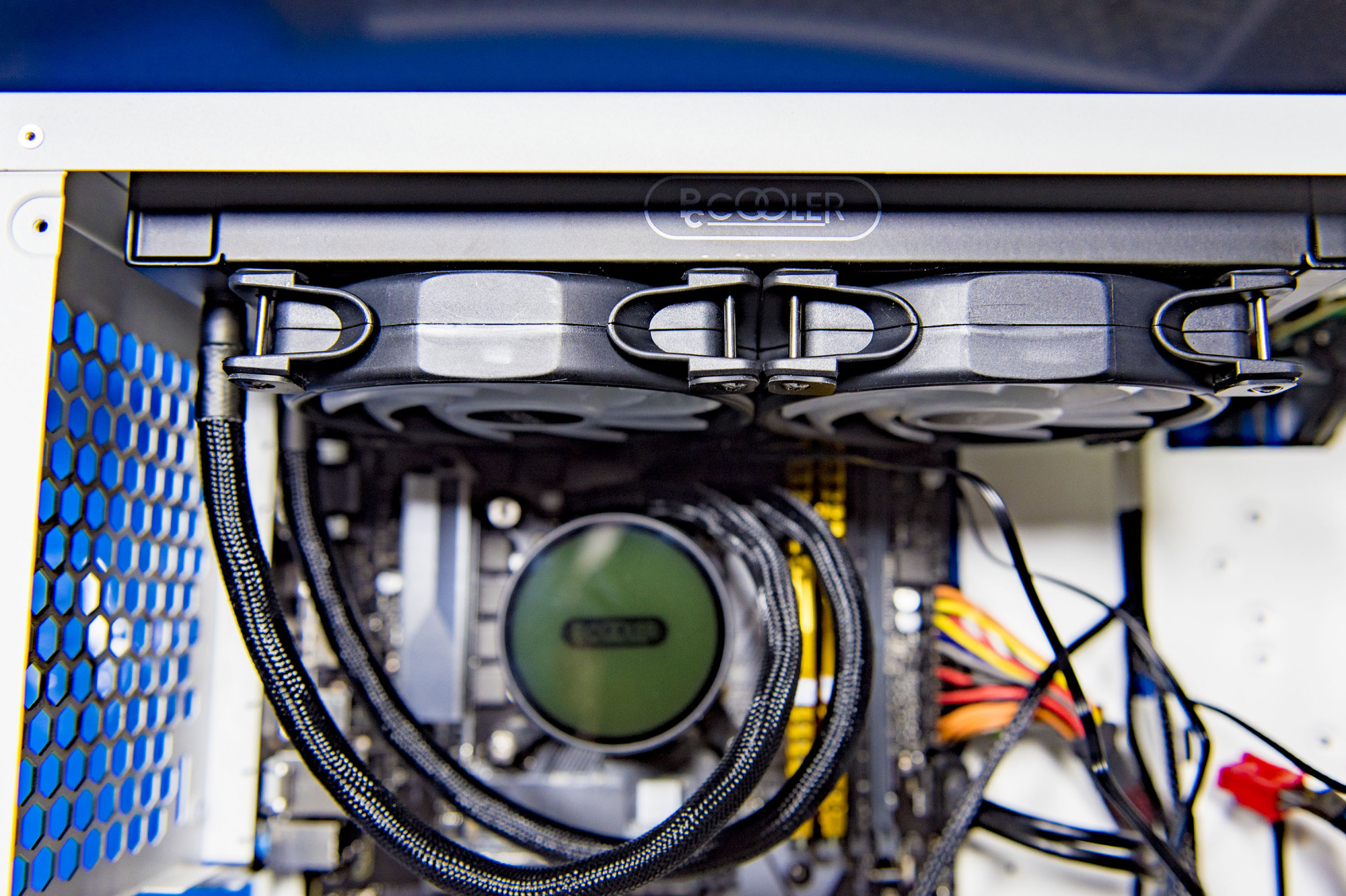 超频三r4000散热器评测,超频三240水冷测评