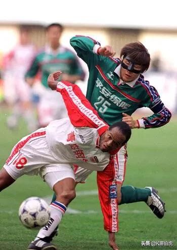 中国足球郑智李玮峰,李金羽李玮锋郑智同时代的球员