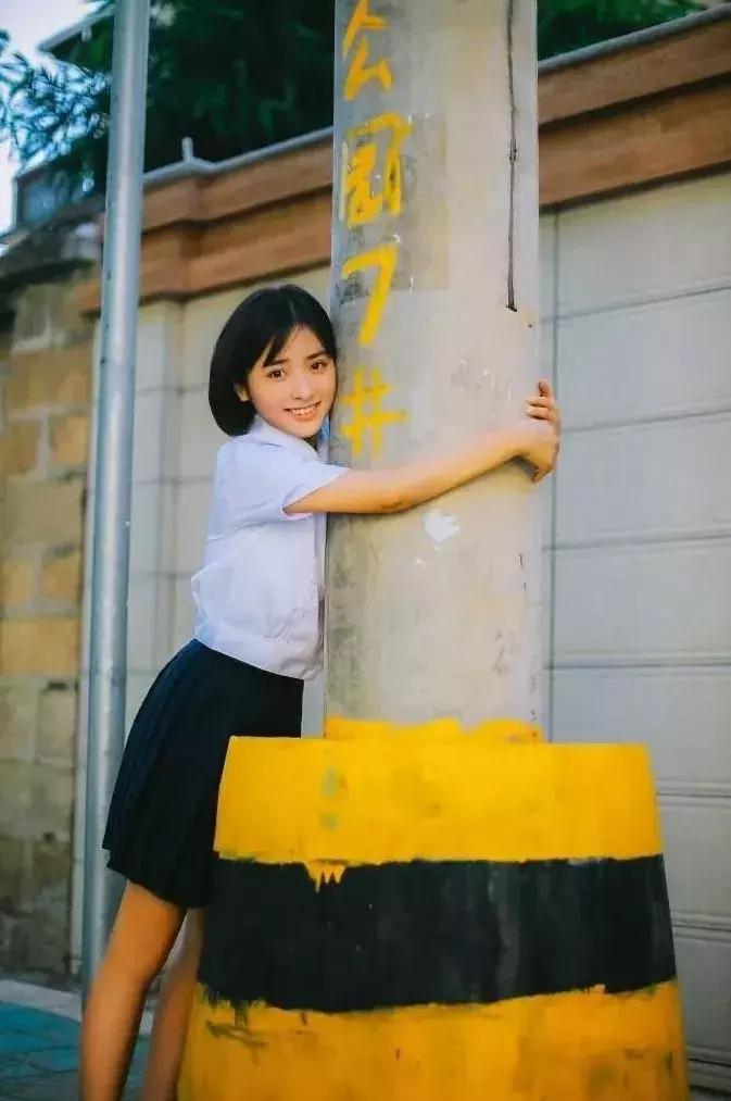 这篇春晚穿搭主要是来回(应)馈(付)社(老)会(板)的!