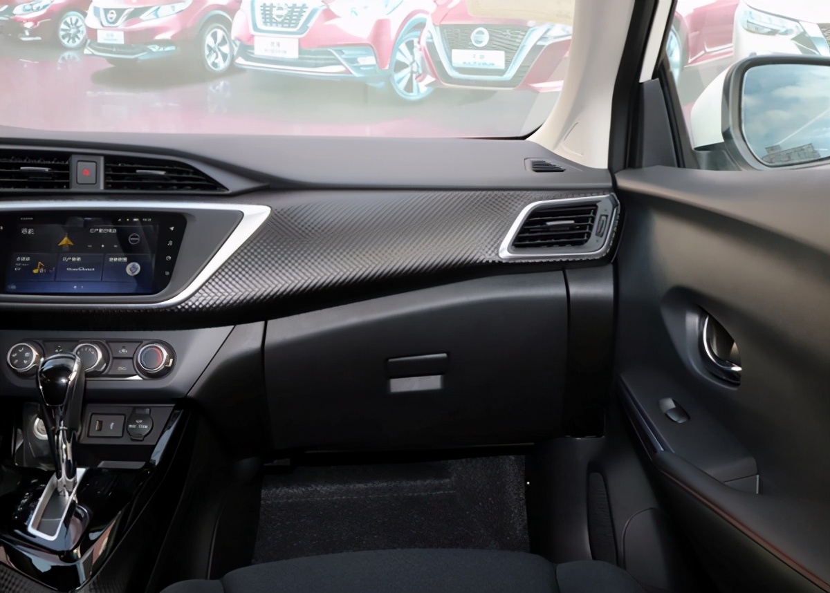 天籁火了，轩逸大卖，但可惜这台蓝鸟却销量口碑都难上加难