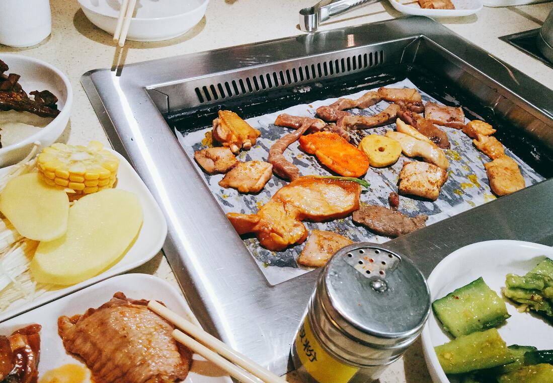 王斌照顾伤者家属,照顾残疾妈妈王斌