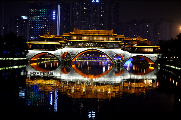 吃货夫妻结婚2周年，去成都逛吃逛吃，3天花了5600元~