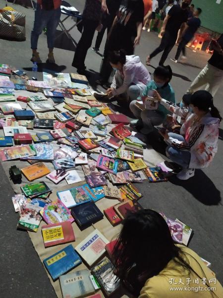 摆摊卖书在哪里摆摊合适,摆地摊卖书的经验