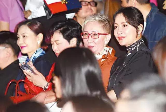 黄子华火吗,黄子华火了吗