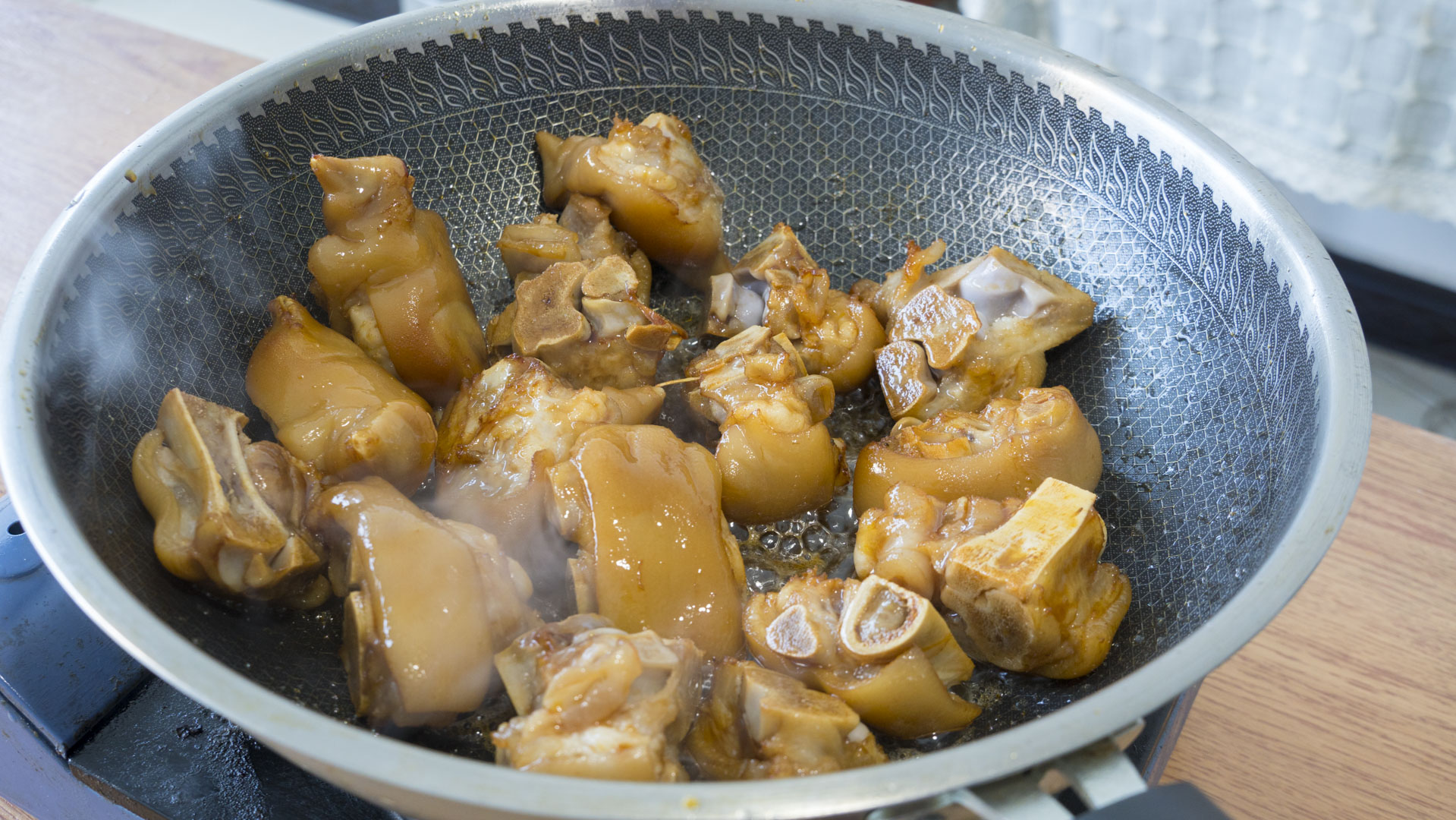 想吃卤猪蹄不用去外面买,想吃猪蹄有什么方法