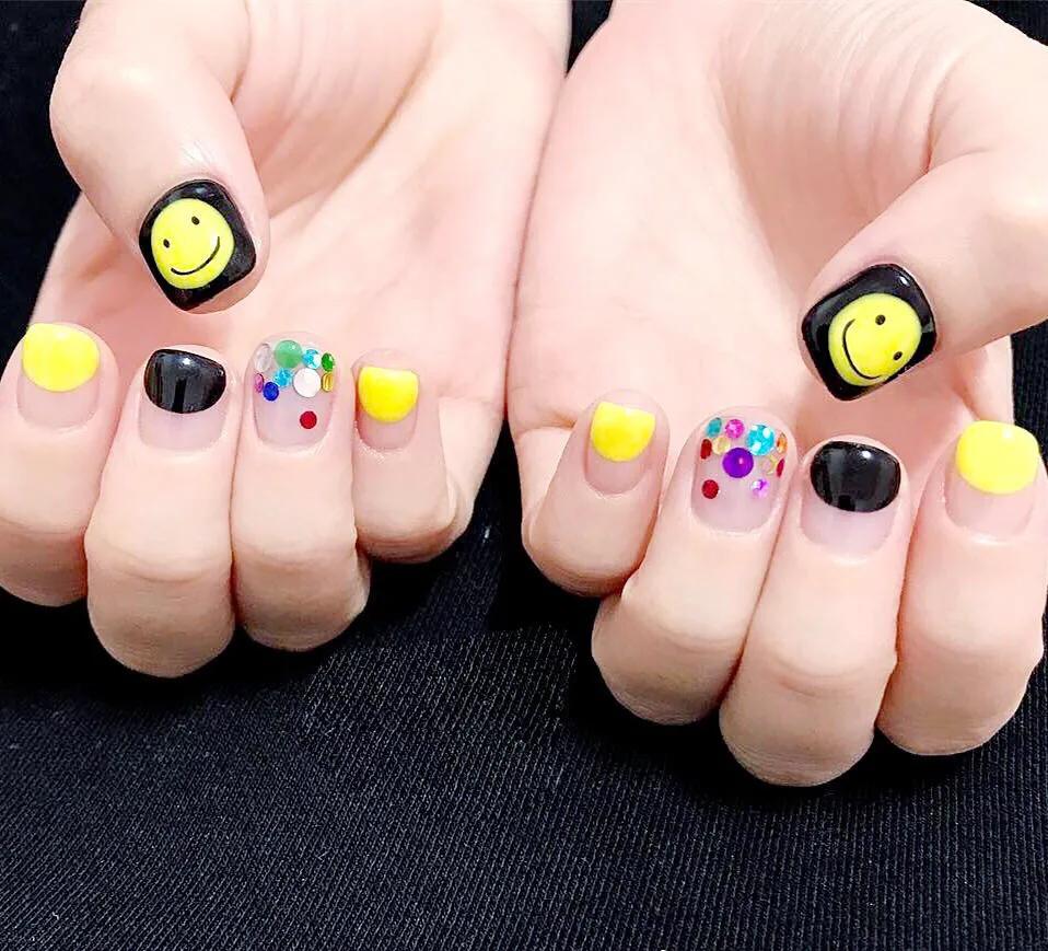 有一种颜色叫blackpink,blackpink黑色火焰美甲