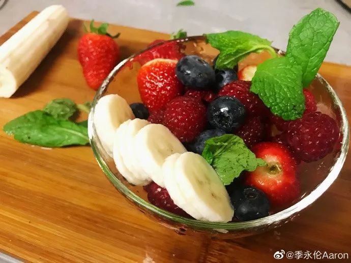 41岁宛如少女，这个“董卿的接班人”我爱了​