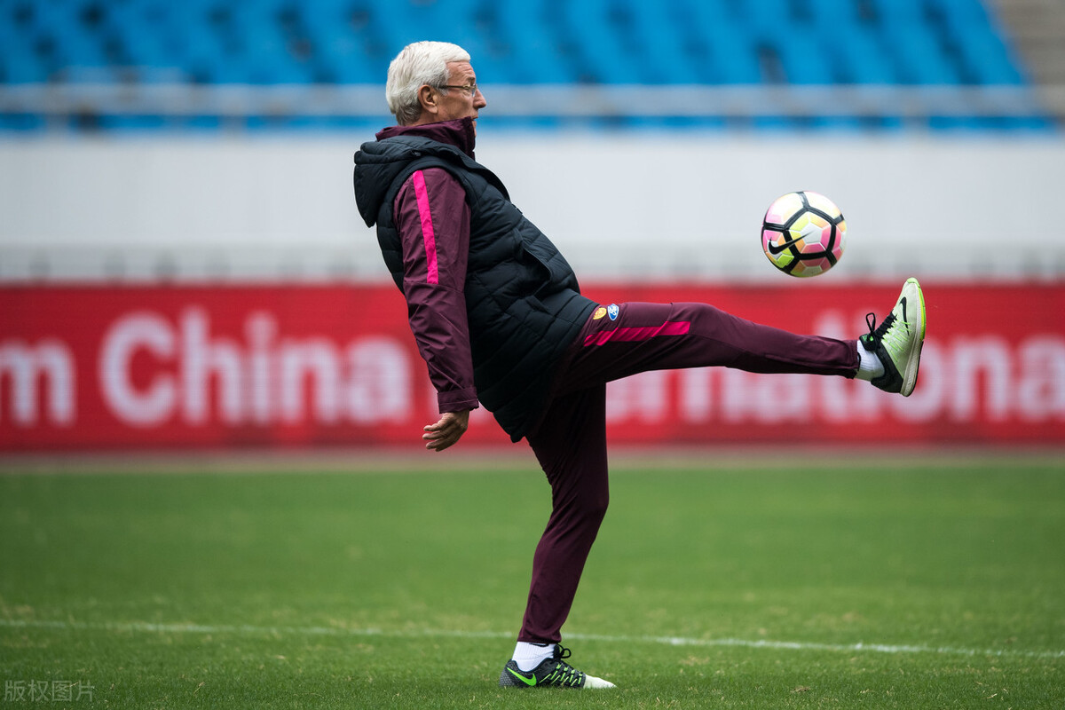 国足为何不练基本功和战术,国足足球运动员基本功