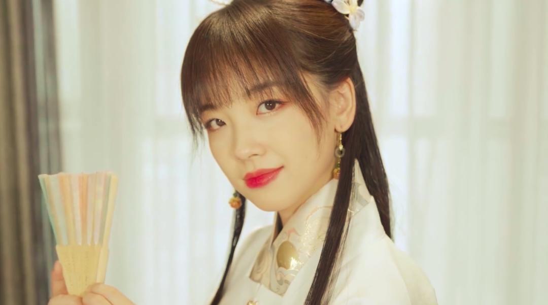 网红*党**妹又翻车了，旅顺博物馆前穿lo裙跳舞，被抨击后删视频道歉