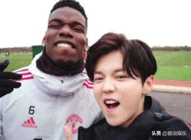 鹿晗喜欢足球到什么程度？自曝会熬夜看曼联比赛，粉丝都吃醋了