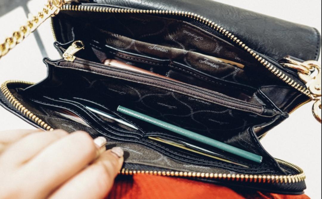 出国旅行要注意事项有哪些,出国旅游的攻略指南