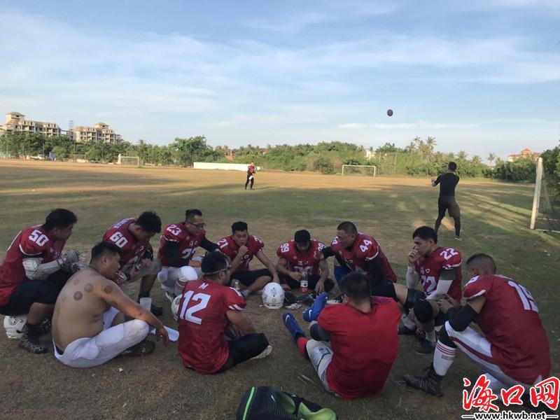 中国第一美式橄榄球队,海南第一支篮球队