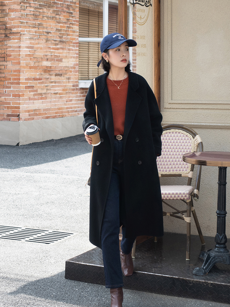 大衣内搭连帽针织衫穿搭,秋冬季节大衣穿搭技巧