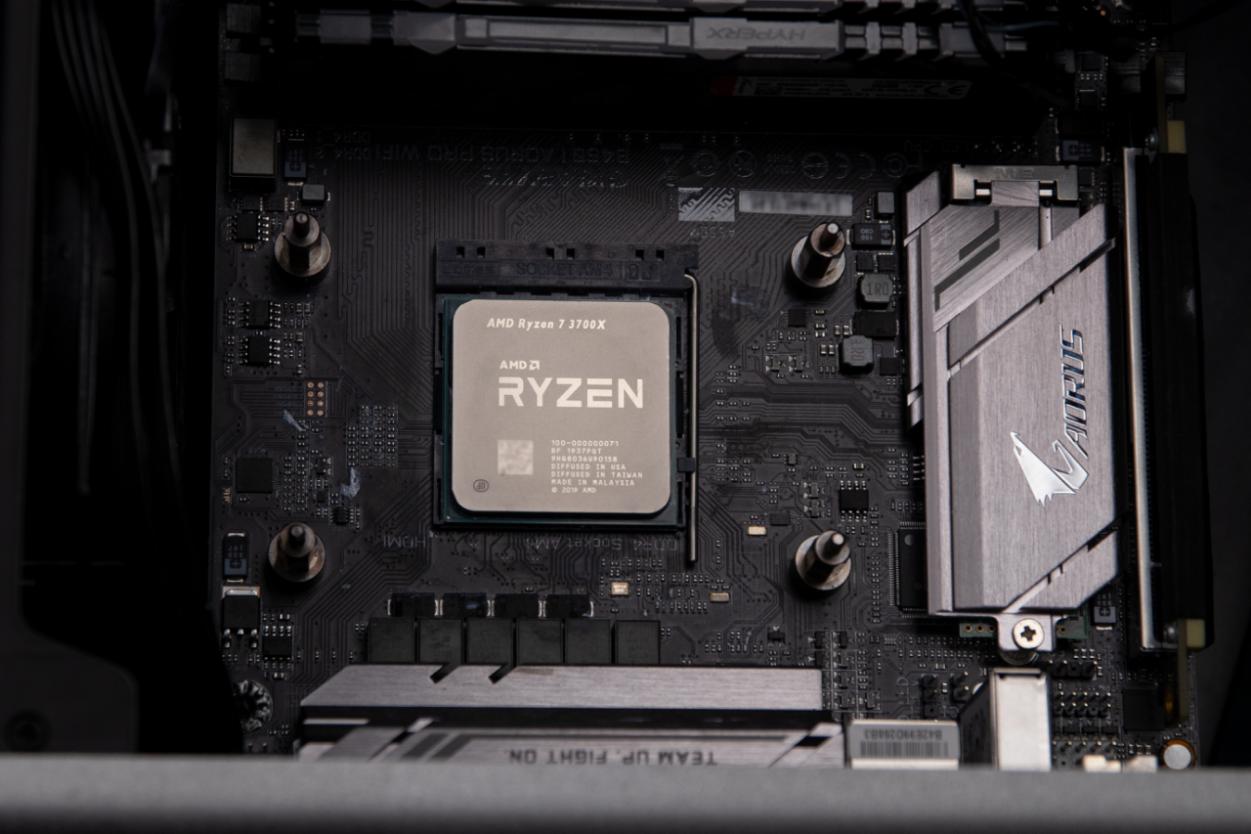 锐龙r73700x游戏体验,itx游戏主板推荐