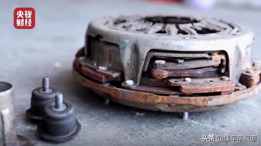 变速箱油进水怎么换油清理得彻底,变速箱进水后有什么表现