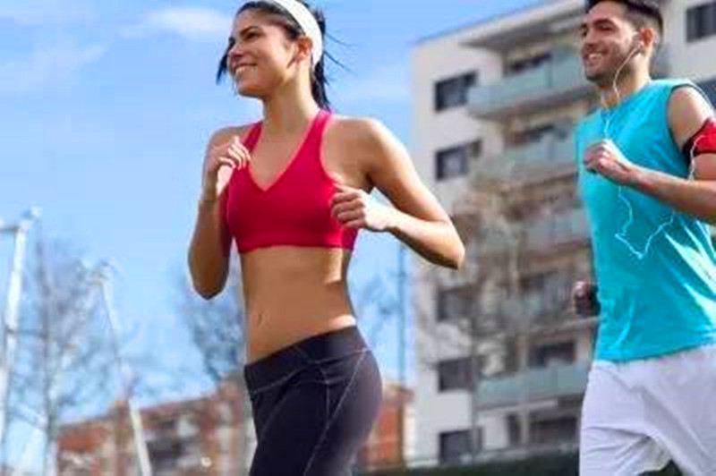 如何正确掌握跑步力线,良好跑姿怎么练成的