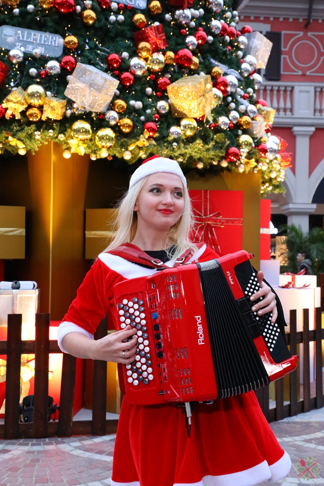 圣诞节就要这样过！在意式小镇边走边吃买不停