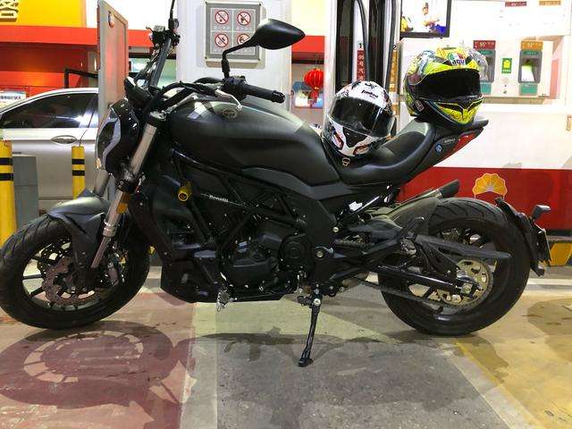 贝纳利502c和大魔鬼外观对比,国产大魔鬼贝纳利502