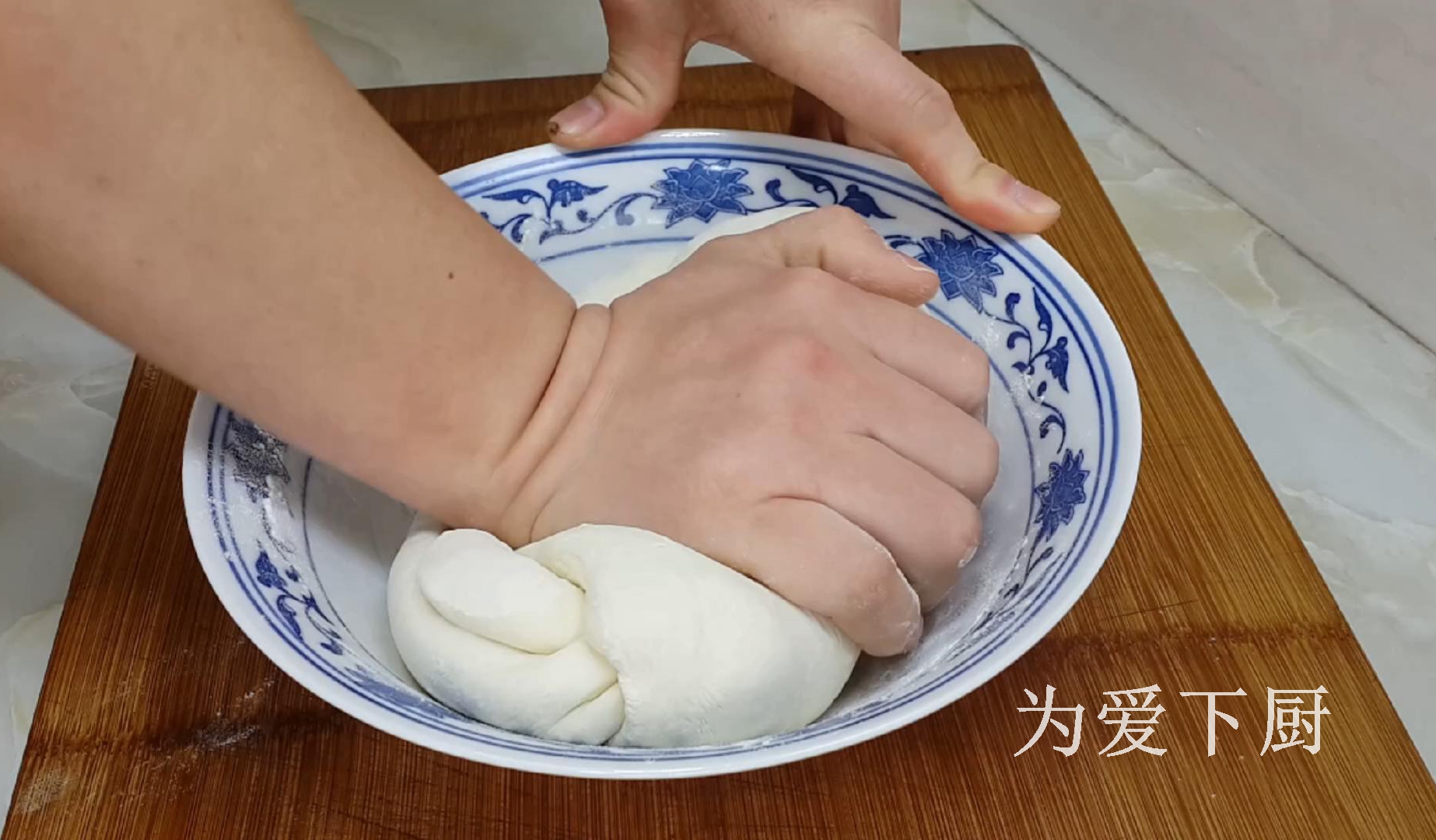 以后面条就这么做，不擀面不切面，筋道零失败，比吃凉皮都过瘾