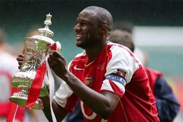 天下足球致敬76黄金一代,足坛76黄金一代10大巨星