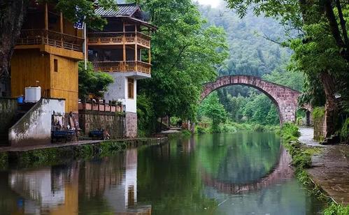 避暑的7个最佳城市,夏天一定要去的十大避暑古镇
