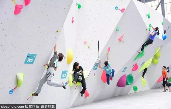 冬天遛娃好玩又省钱的秘籍在这里！温泉汗蒸、欢乐世界...快来嗨！