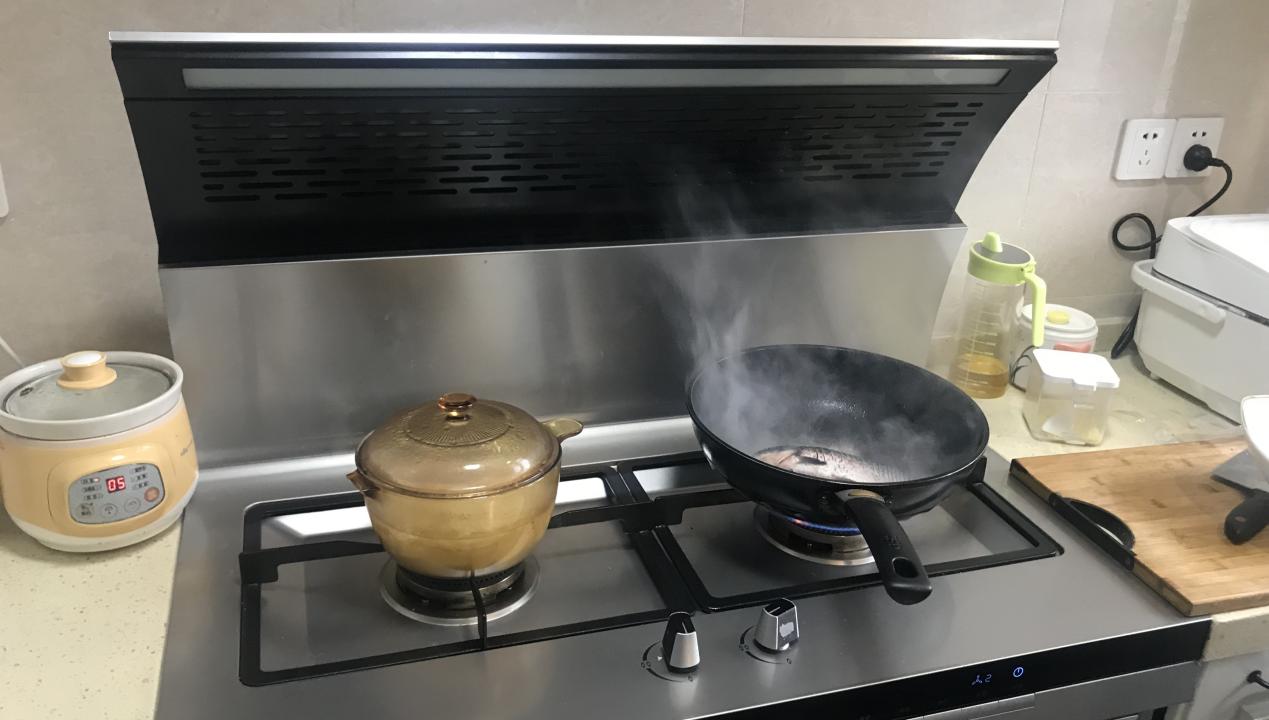油烟机一定没集成灶好吗,集成灶油烟机受欢迎流行原因