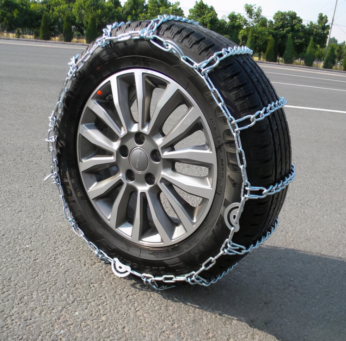 开车需谨记这五点,提醒大家车不要放路边