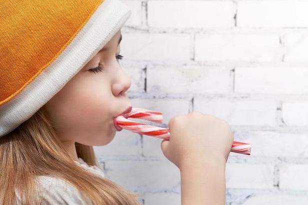 孩子蛀牙半夜疼到睡不着怎么办,孩子蛀牙是甜食造成的吗