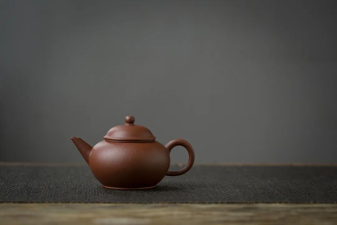 老紫泥薄胎水平壶|体态轻盈,轻若无物,经久不衰的泡茶利器
