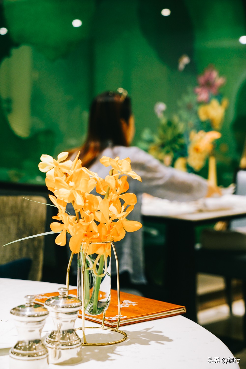 豪华王府饭店的餐厅周菜单，颜值高如帅主厨，老百姓也消费得起