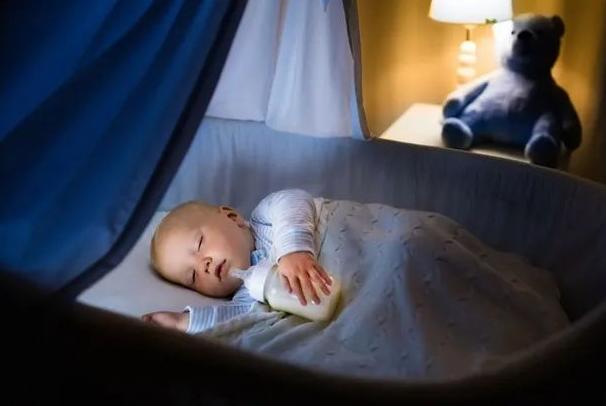 孩子做噩梦了怎么安慰她,孩子做噩梦了老是害怕怎么解决