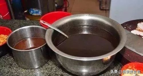 卤菜发黑发酸怎么回事,卤菜发黑卤水发酸该如何解决