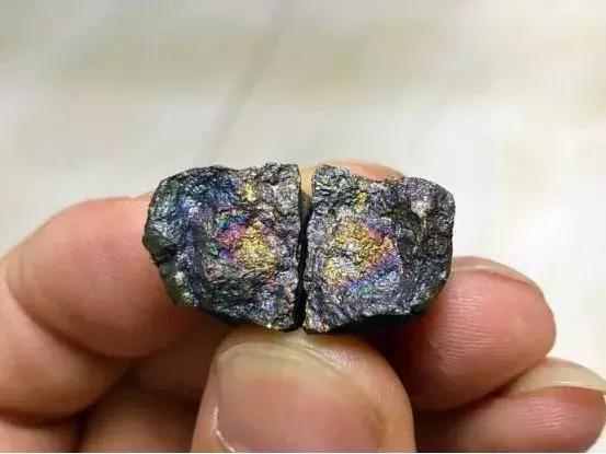 亿万富豪买翡翠,亿万富翁买不起石头