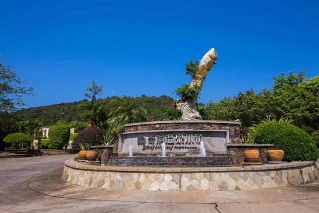 温泉小镇44平房子效果图,温泉小镇6层洋房