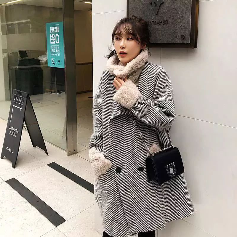 不是我吹，今年毛呢外套确实比貂绒好看，尤其适合小个子女生穿