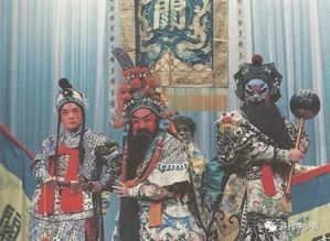 转贴：京剧界中的“八大老爷”