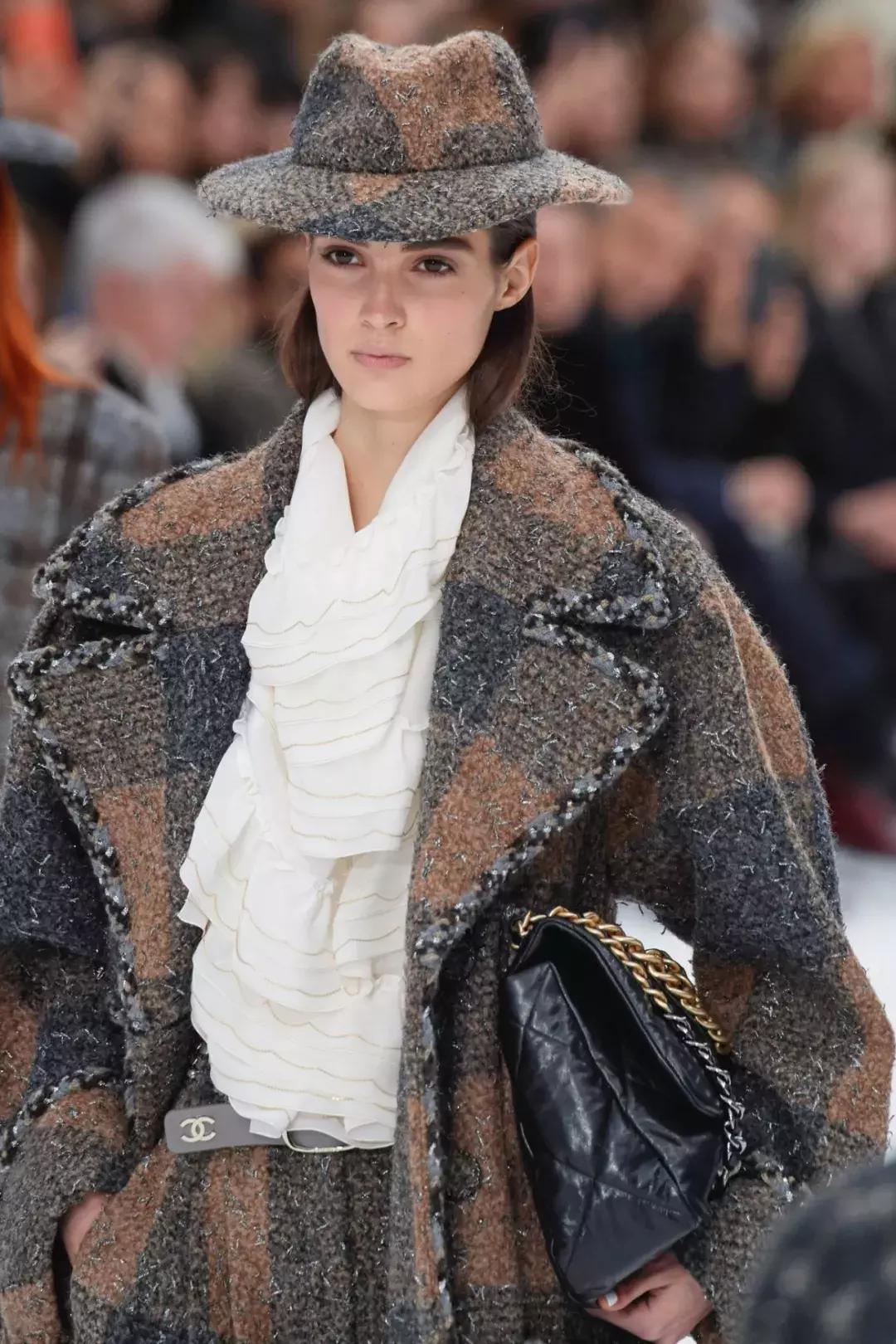 香奈儿2023新款手袋,香奈儿手袋入门款