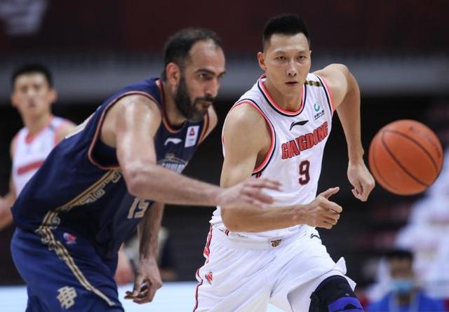 赵睿开局遭遇崴脚惊魂,赵睿崴脚