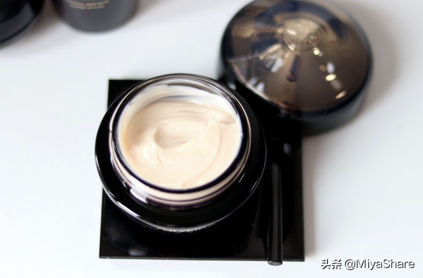 资生堂悦薇面霜清爽和滋润区别,资生堂鲜润赋活面霜改款