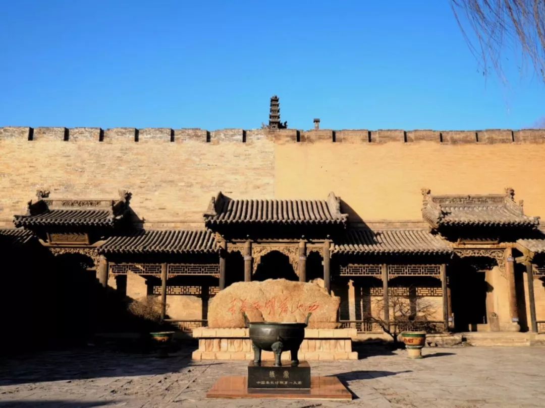 一座神人共栖的“煤都”