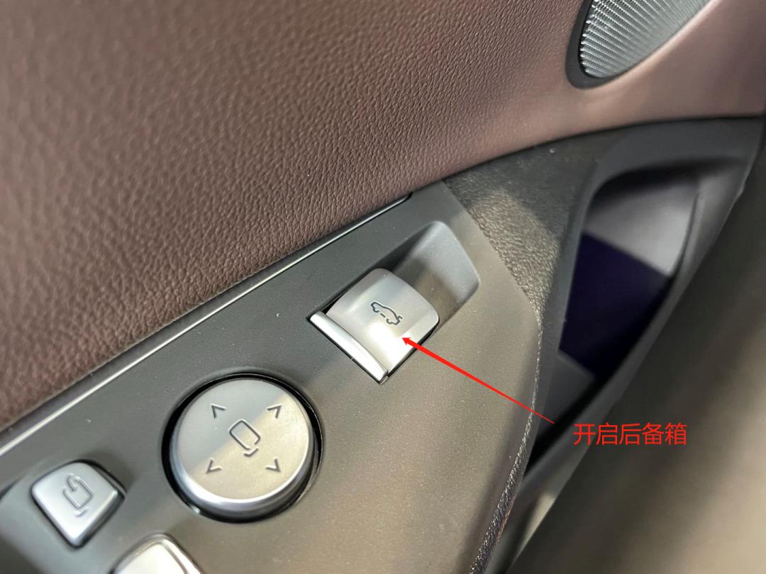 暴雨天气车辆落水自救,遇到暴雨在车内如何自救