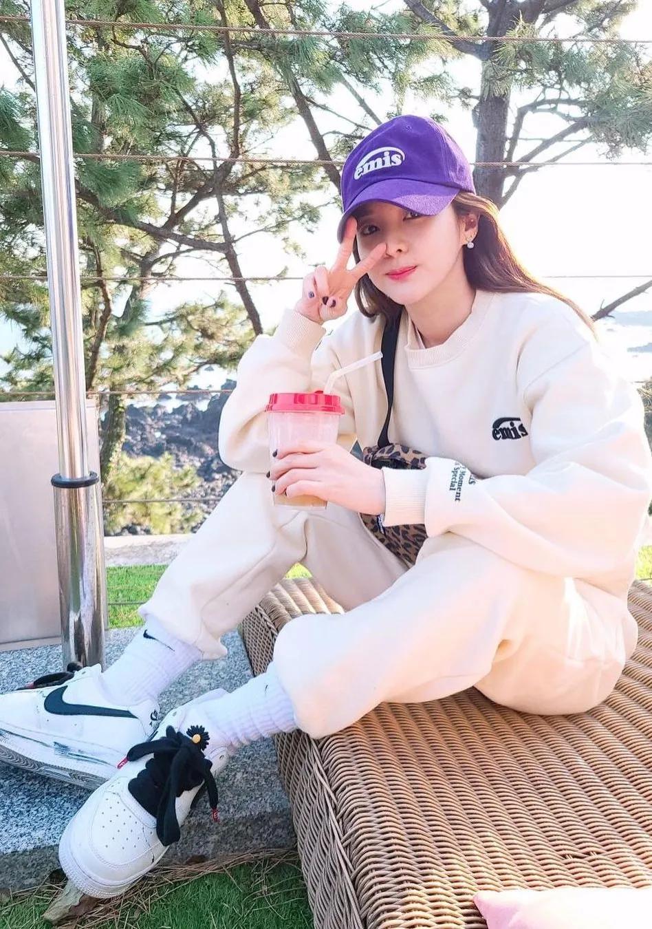 jennie穿搭冬香奈儿,求jennie同款衣服