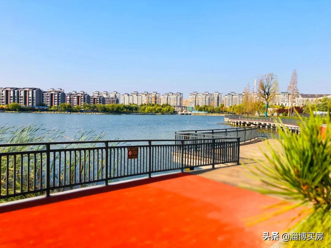 千亩湖居城邦,大城已成,十年匠心筑居,品质鉴证美好生活