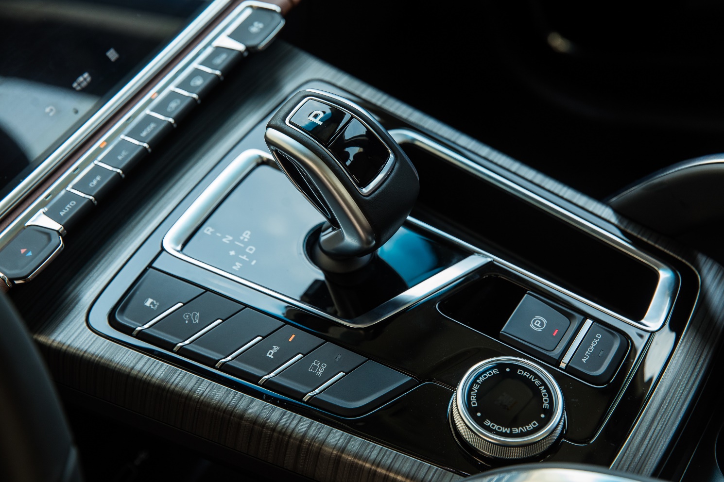 吉利博越pro配置,吉利博越pro中配有哪些配置