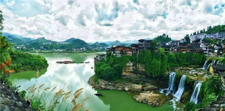 避暑的7个最佳城市,夏天一定要去的十大避暑古镇