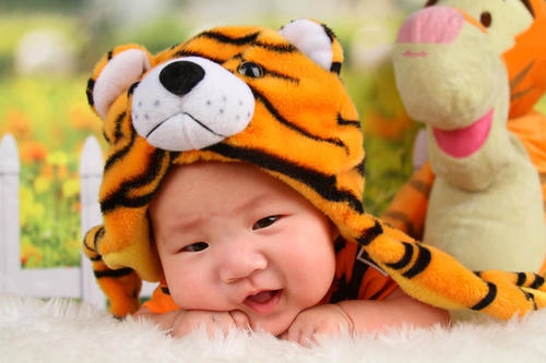 抬头是孩子的第一步,宝宝抬头是第二个月开始嘛