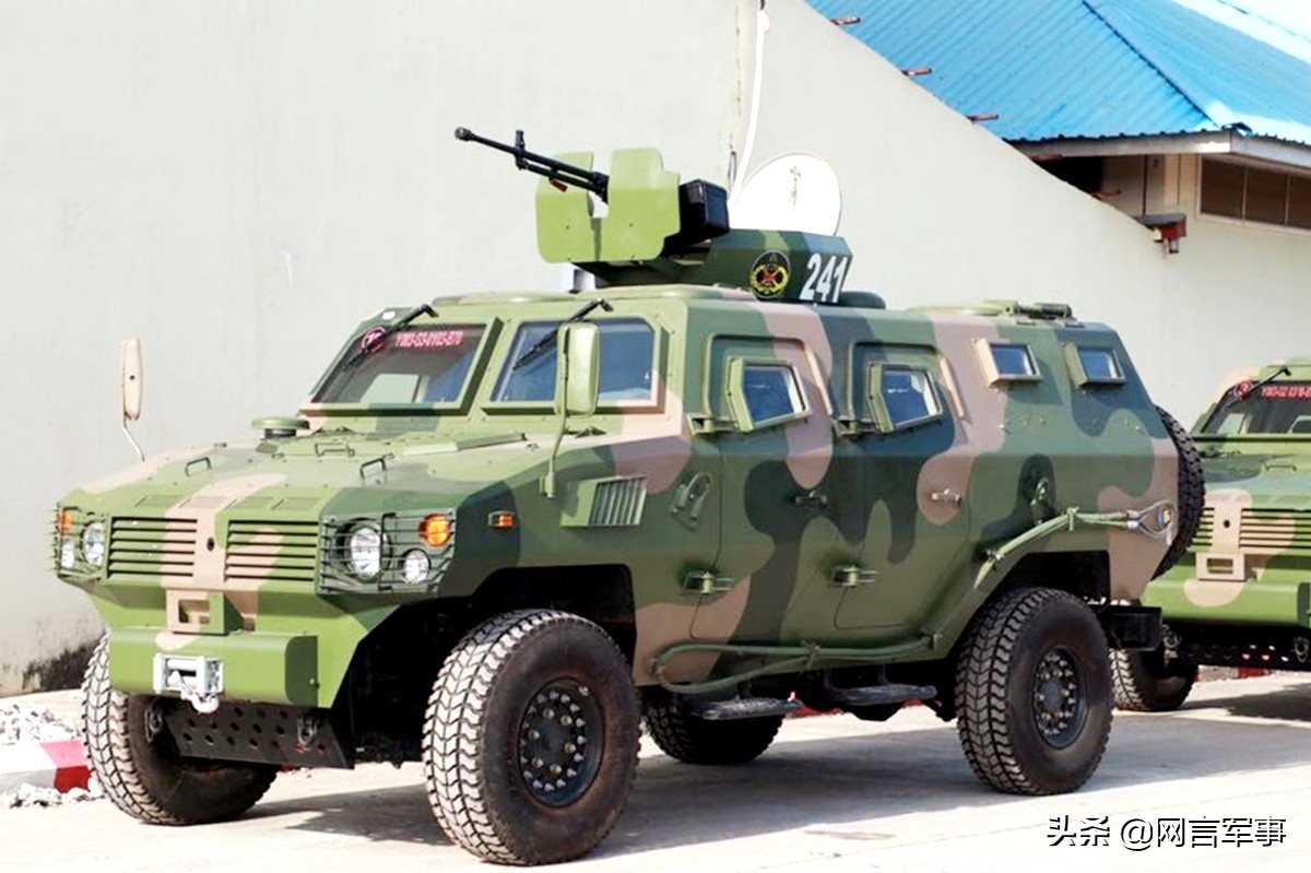 柬埔寨特种兵肌肉秀,柬埔寨援助装甲车