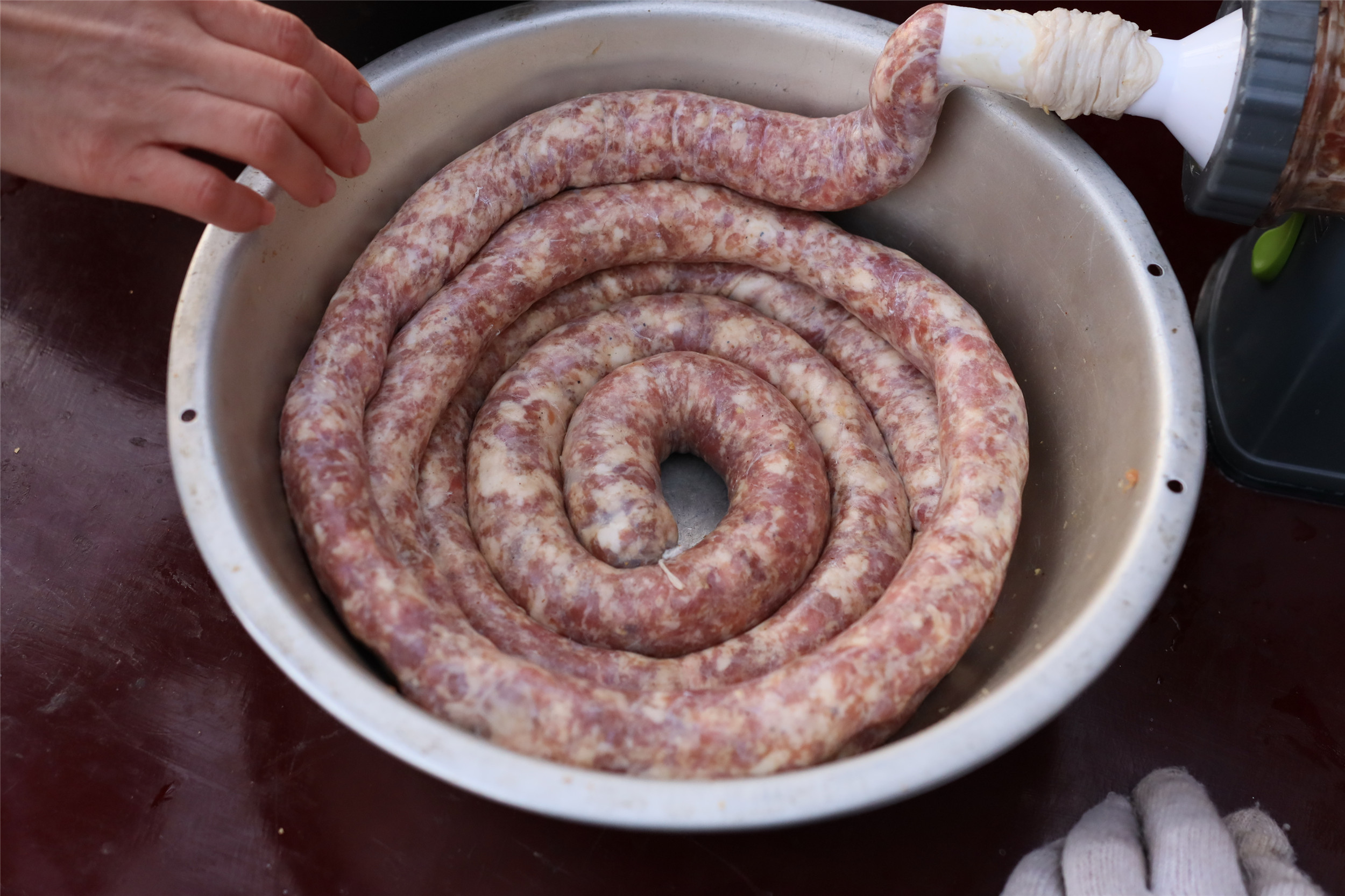 自己在家灌香肠10斤肉怎么配料,安徽六安苏家埠咸味香肠配方